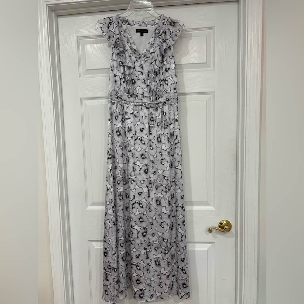 Banana Republic floral gray and white maxi dress - Picture 2 of 3